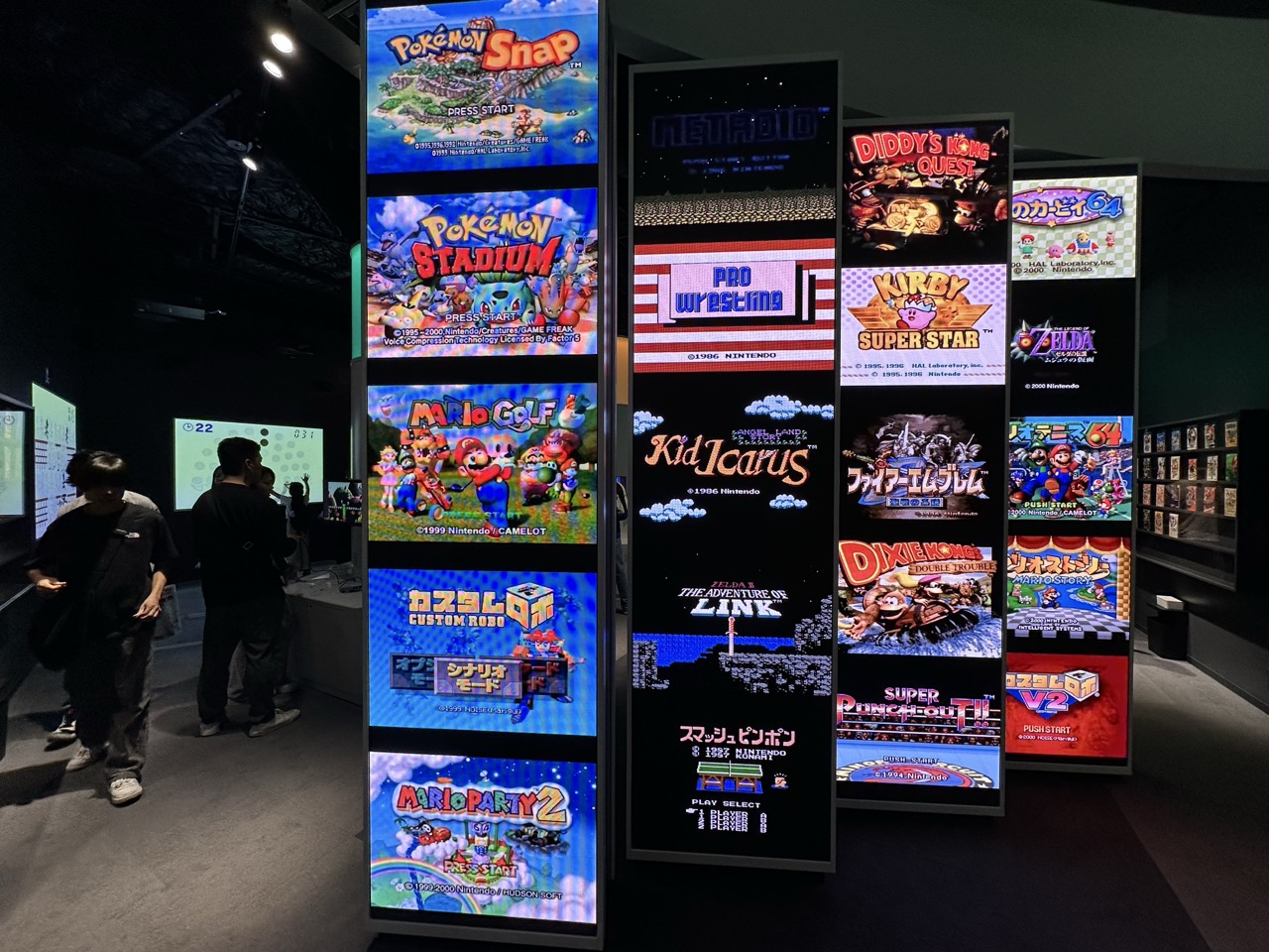 任天堂の歴代ゲームソフトのパッケージ大量展示 ポケモン・マリオ等