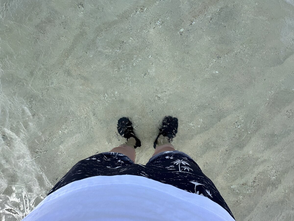 米原ビーチの透明な海