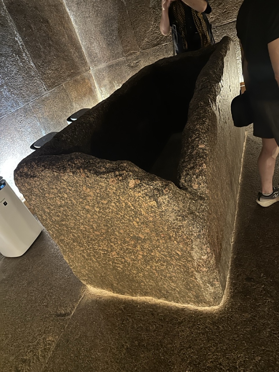 クフ王ピラミッドの玄室にある花崗岩の石棺