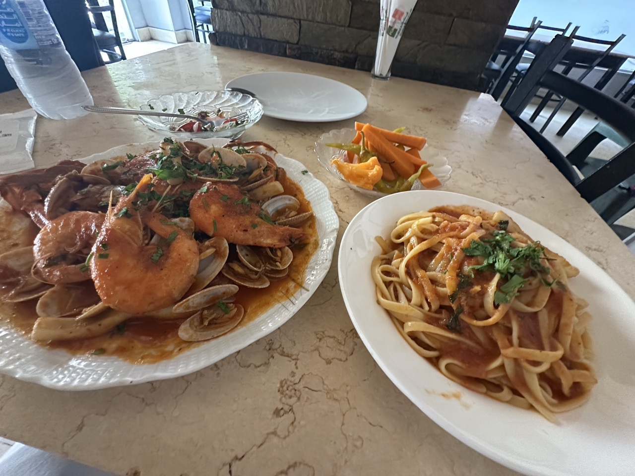 Pomodoroのエビとアサリのパスタ