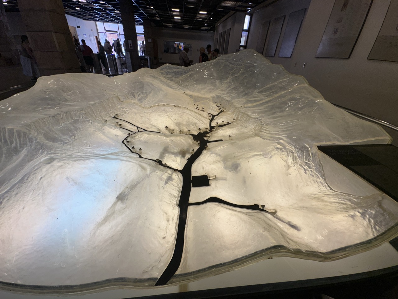 王家の谷の立体地形模型