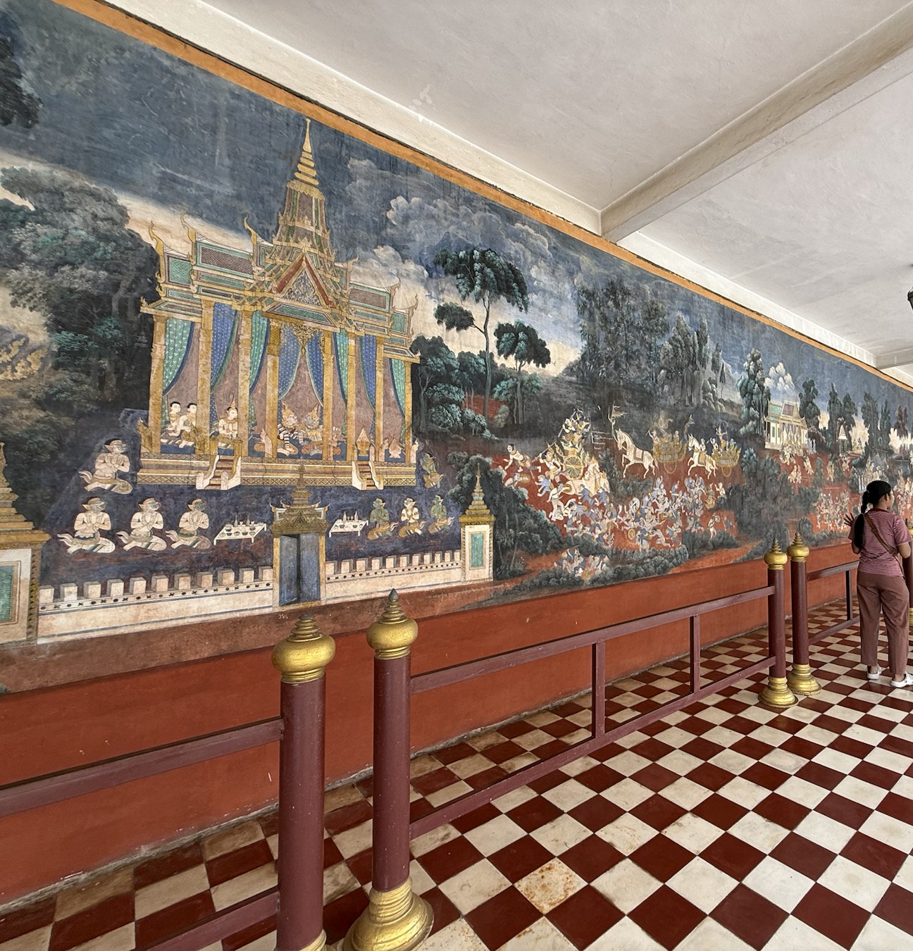 シルバーパゴダ周辺の長い回廊に描かれたカンボジア版ラーマーヤナの壁画